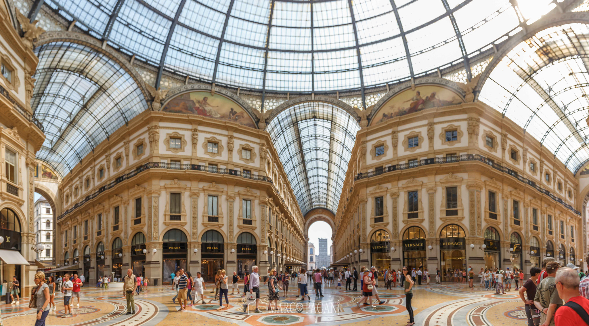 Intérieur de la Galleria Vittorio Emanuele II